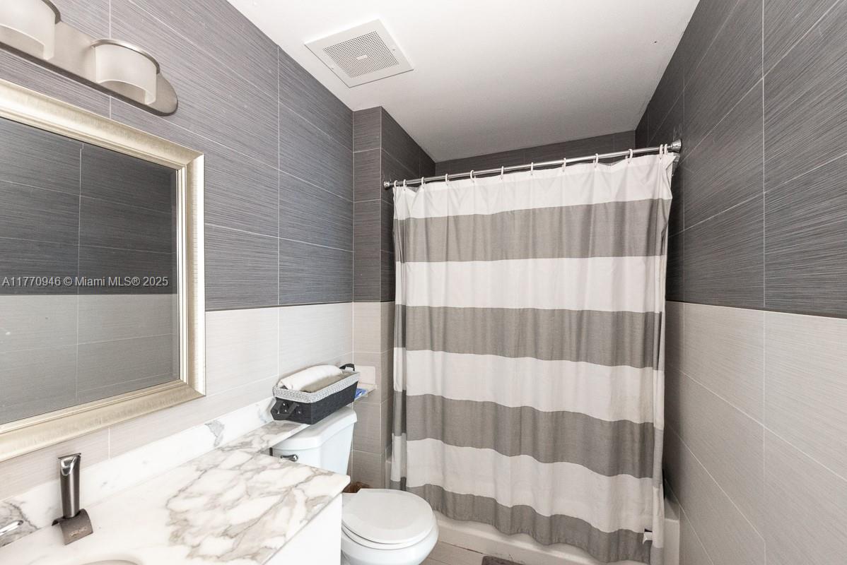 234 NE 3rd St #1502, Miami FL 33132