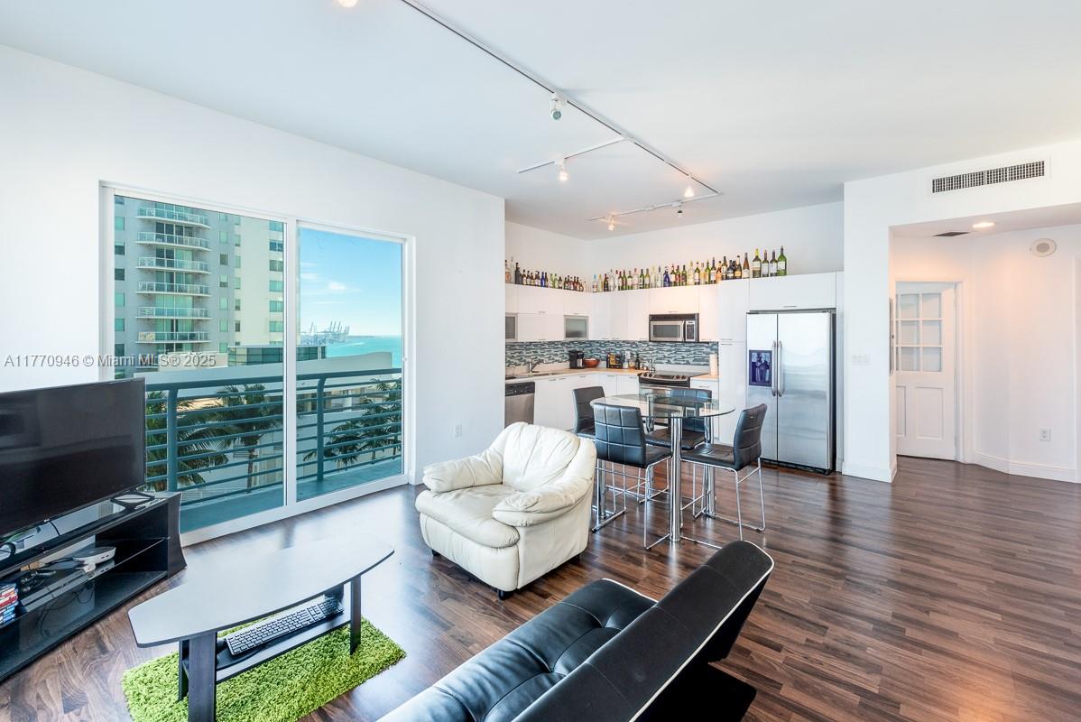 234 NE 3rd St #1502, Miami FL 33132