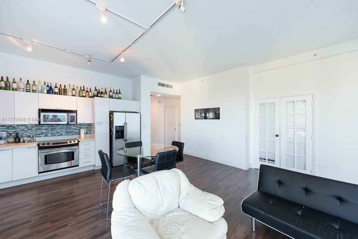 234 NE 3rd St #1502, Miami FL 33132