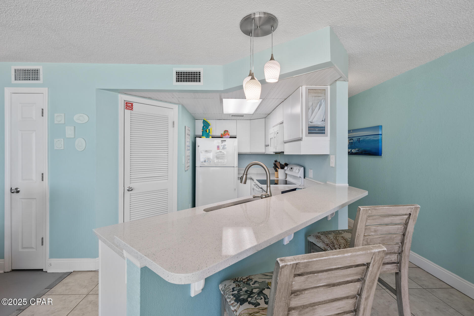 Image 16 For 17155 Front Beach Road 405w