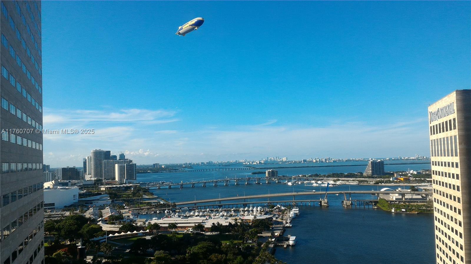 Apartamento à Venda em Miami, FL