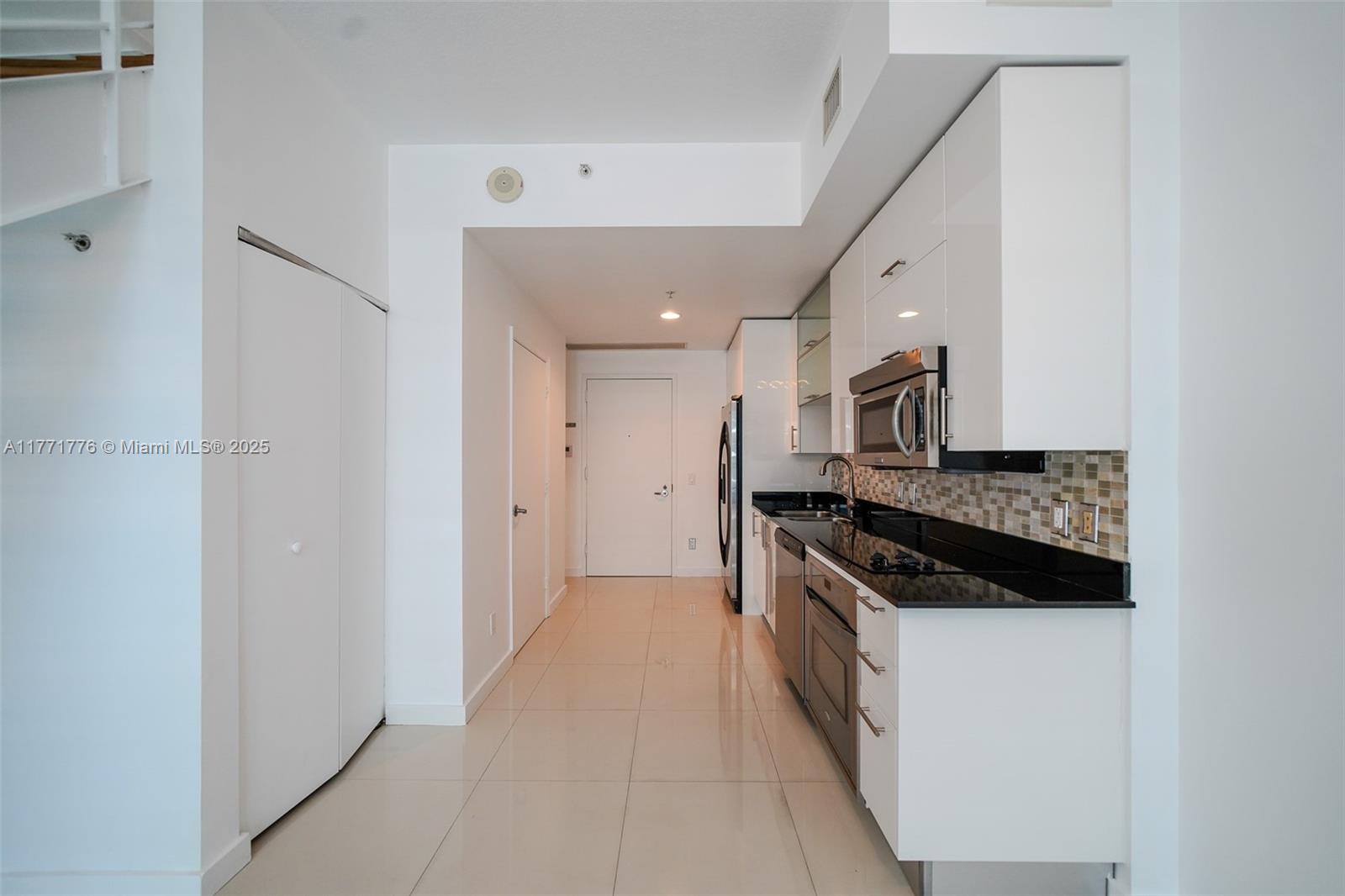 60 SW 13th St #1620, Miami FL 33130