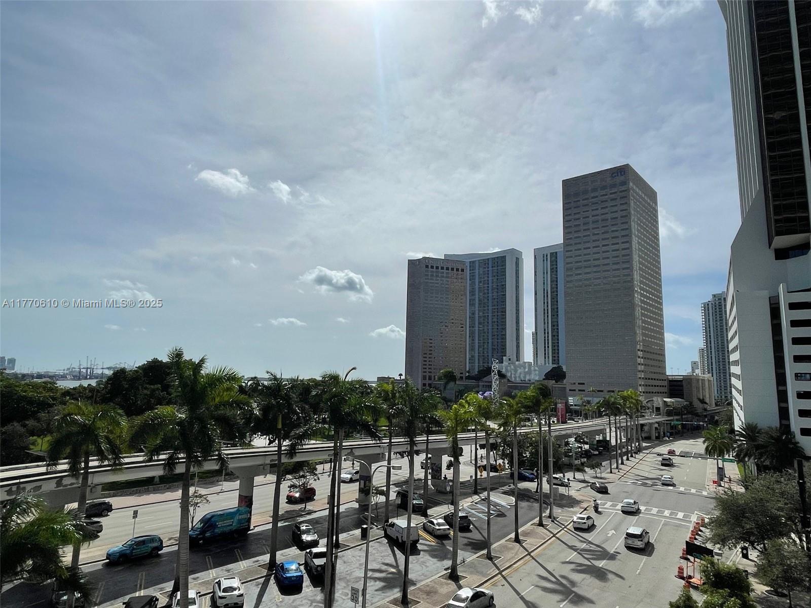 Apartamento à Venda em Miami, FL