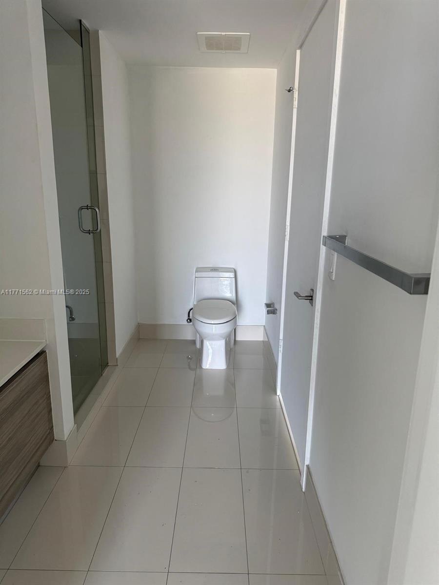 121 NE 34th St #1711, Miami FL 33137