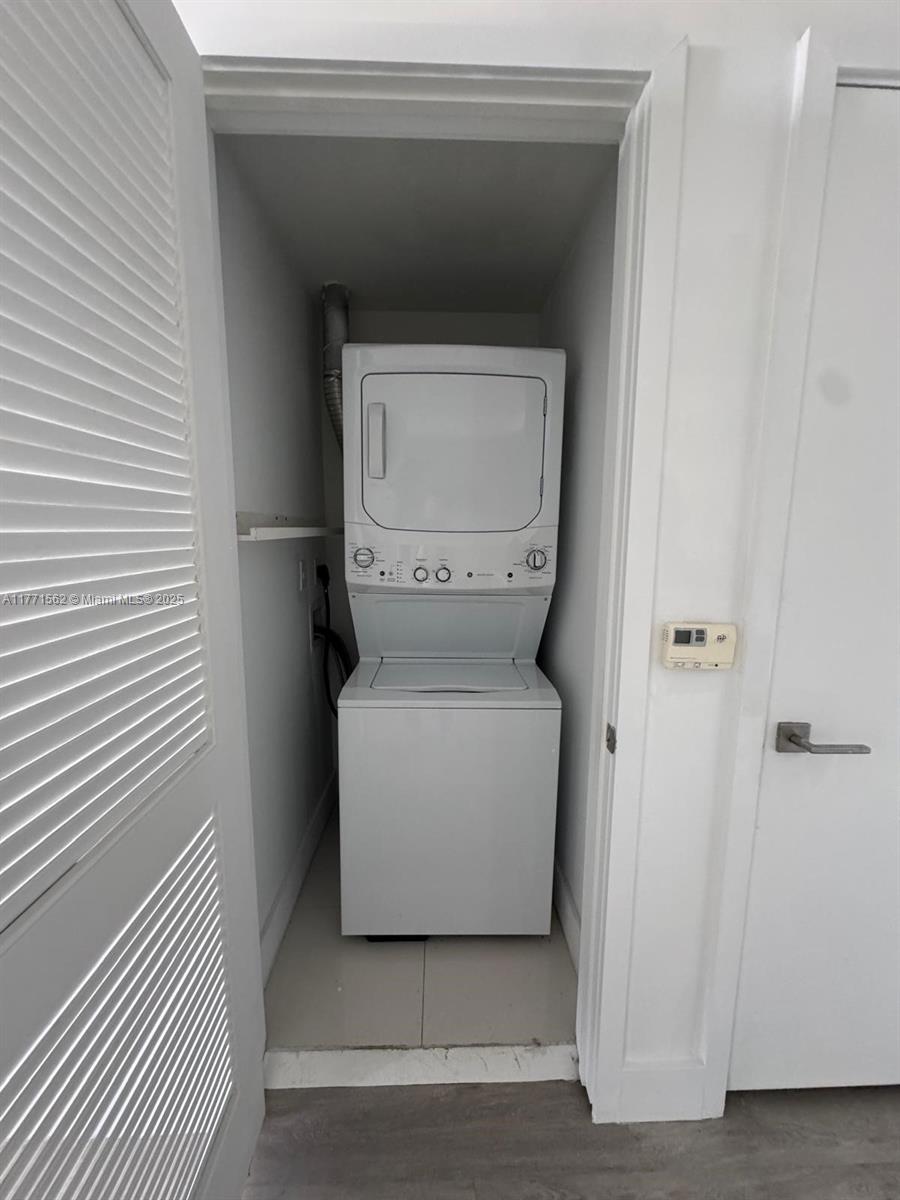 121 NE 34th St #1711, Miami FL 33137