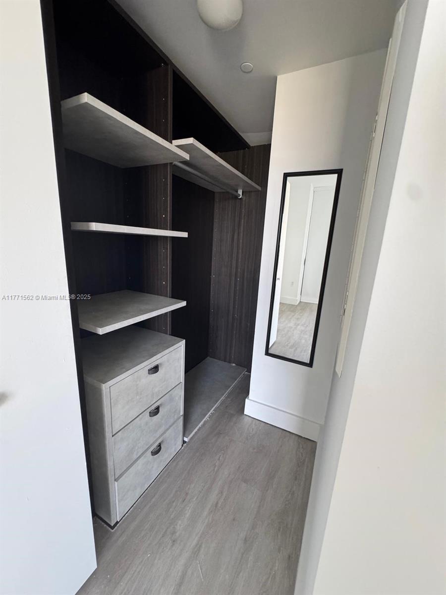 121 NE 34th St #1711, Miami FL 33137