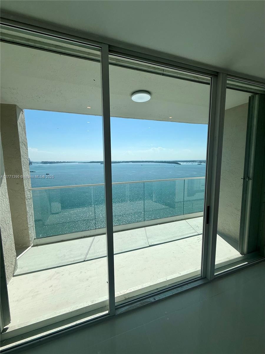 800 Claughton Island Dr #2404, Miami FL 33131