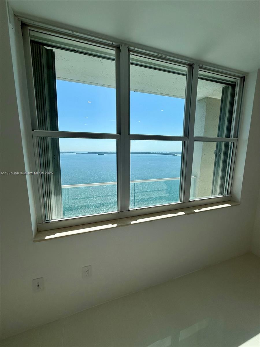 800 Claughton Island Dr #2404, Miami FL 33131