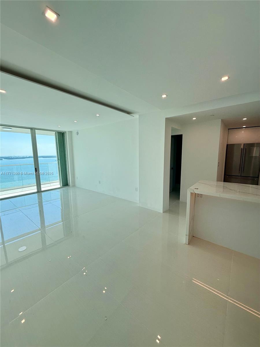 800 Claughton Island Dr #2404, Miami FL 33131
