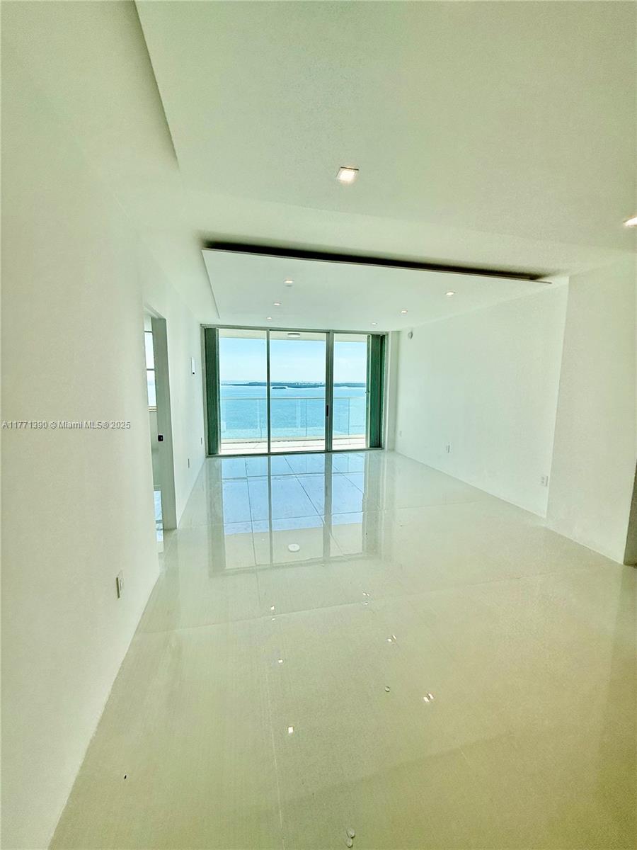 800 Claughton Island Dr #2404, Miami FL 33131