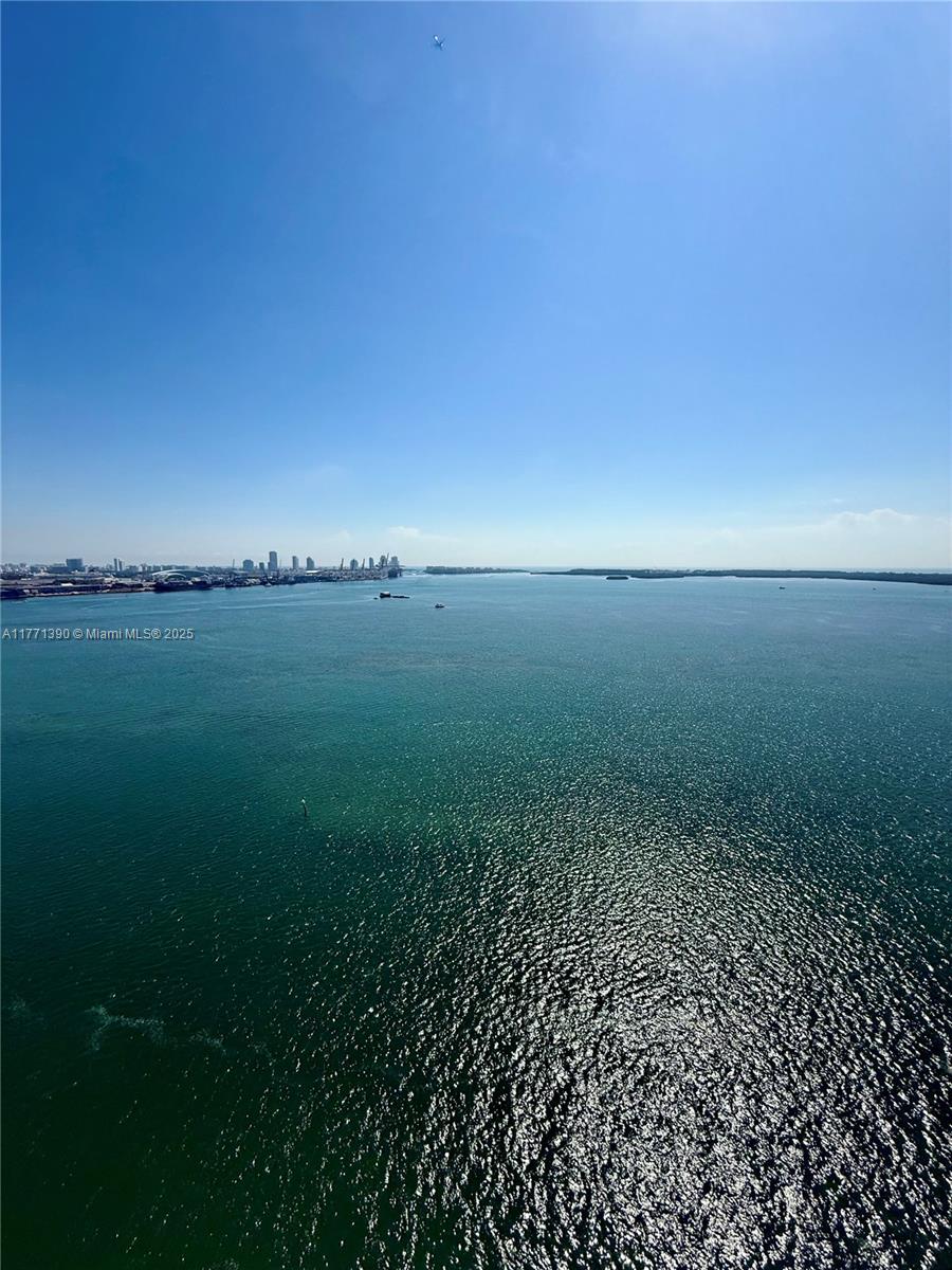 800 Claughton Island Dr #2404, Miami FL 33131