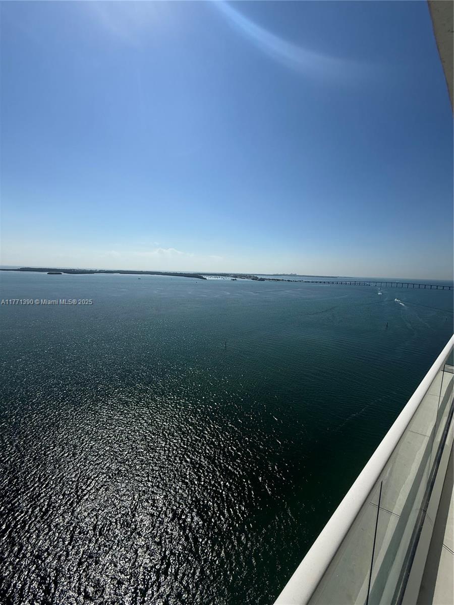 800 Claughton Island Dr #2404, Miami FL 33131