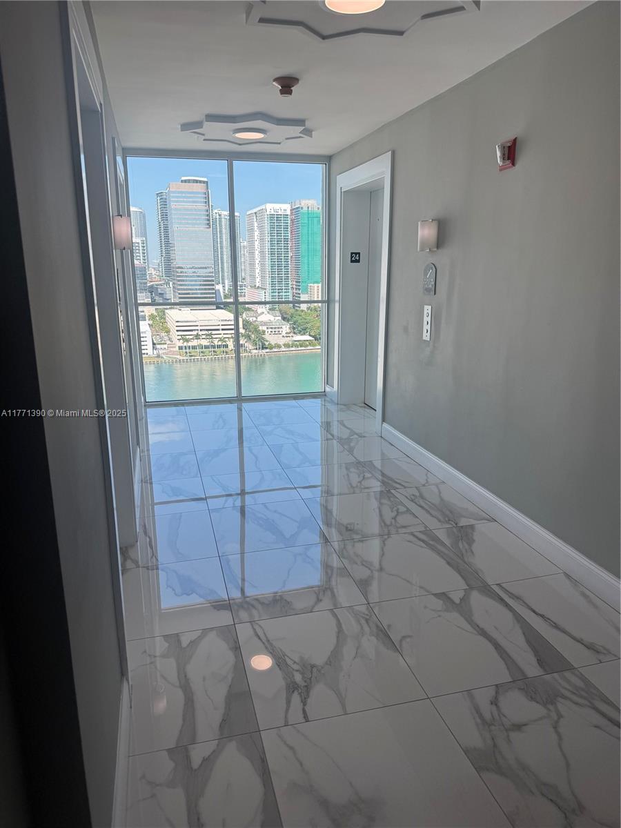 800 Claughton Island Dr #2404, Miami FL 33131