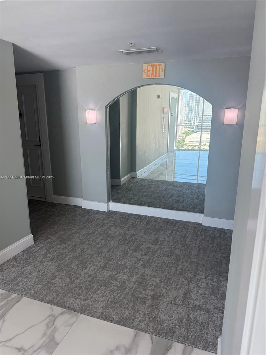 800 Claughton Island Dr #2404, Miami FL 33131