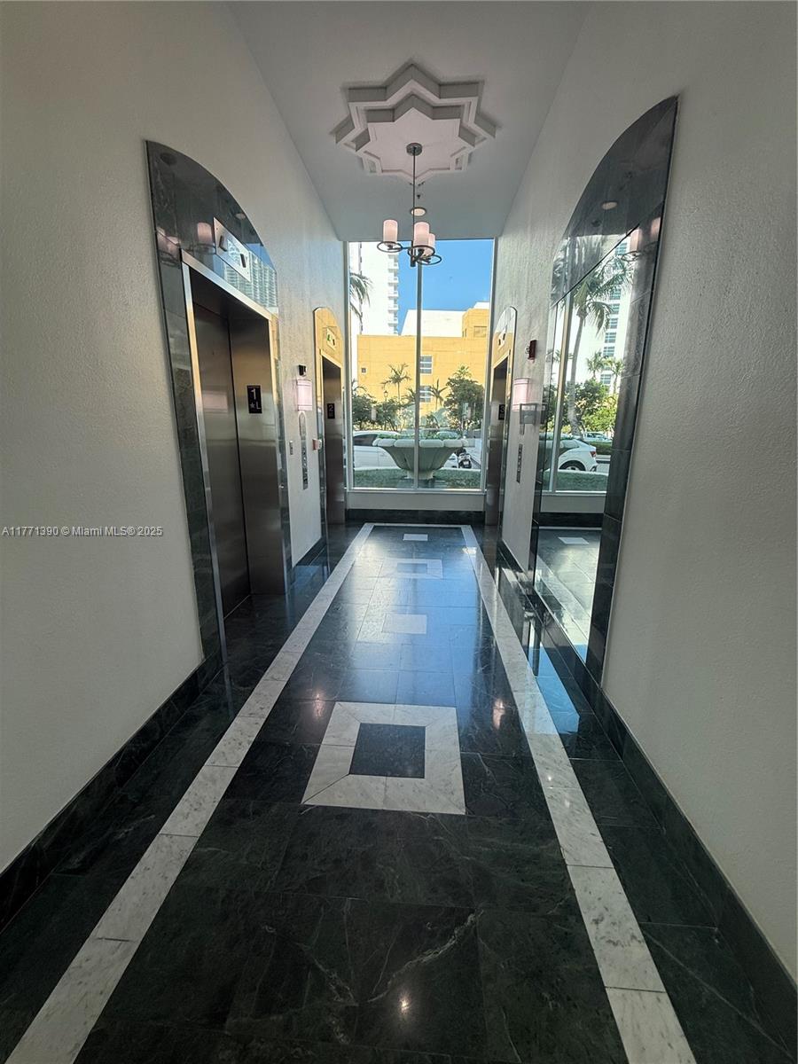 800 Claughton Island Dr #2404, Miami FL 33131