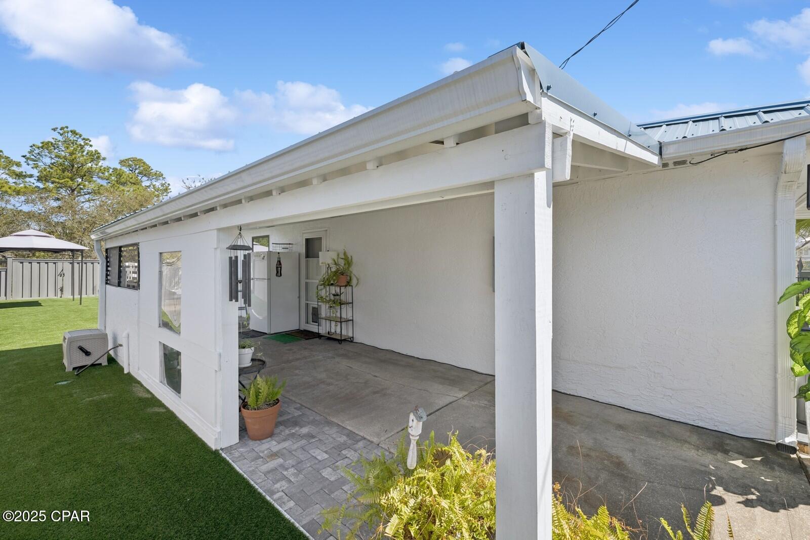 Image 21 For 21312 Hilltop Avenue