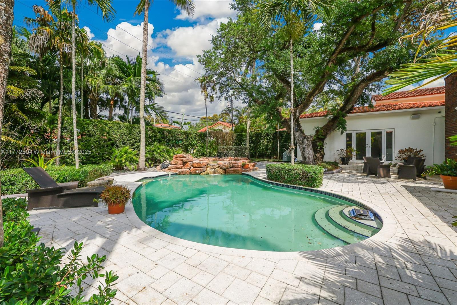 1049 Malaga Ave, Coral Gables FL 33134