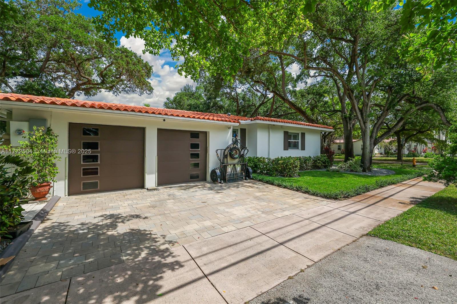 1049 Malaga Ave, Coral Gables FL 33134
