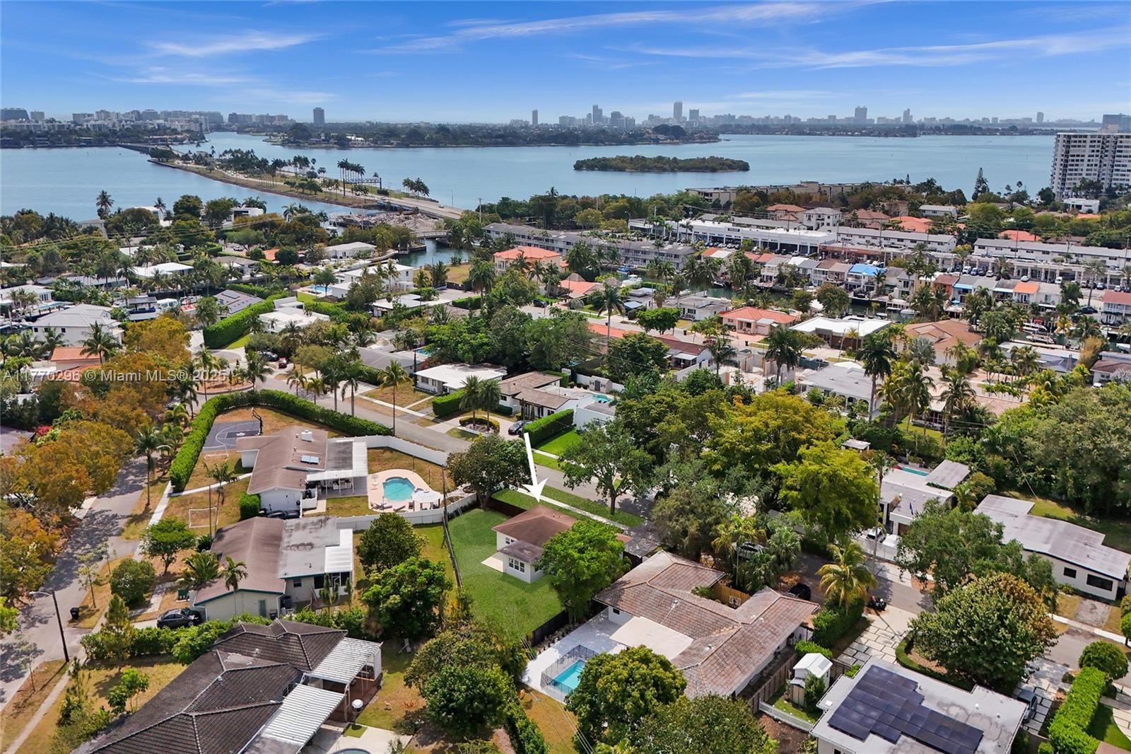 2125 Alamanda Dr, North Miami, Florida 33181