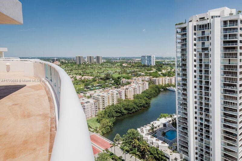 19400 Turnberry Way #PH221, Aventura FL 33180