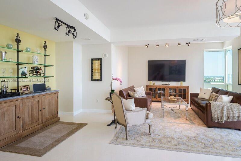 19400 Turnberry Way #PH221, Aventura FL 33180