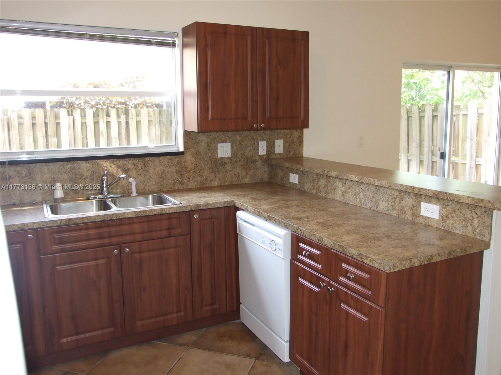14082 SW 50th Ct, Miramar, Florida image 3