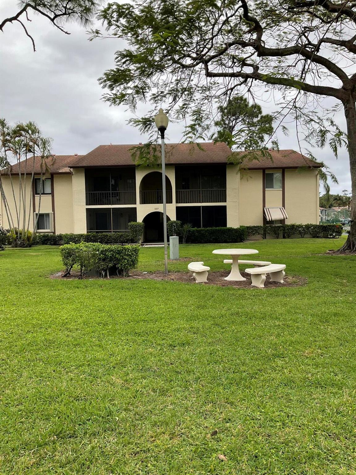 Pine Ridge South III Cond