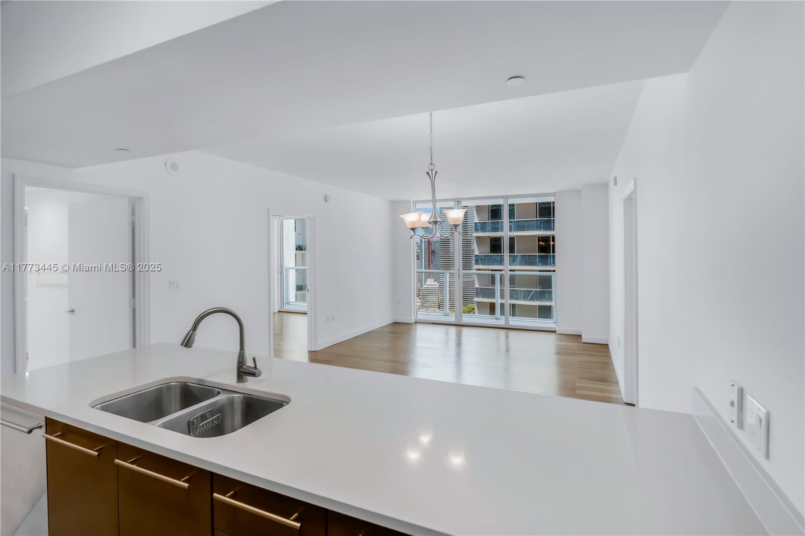 Apartamento à Venda em Miami, FL