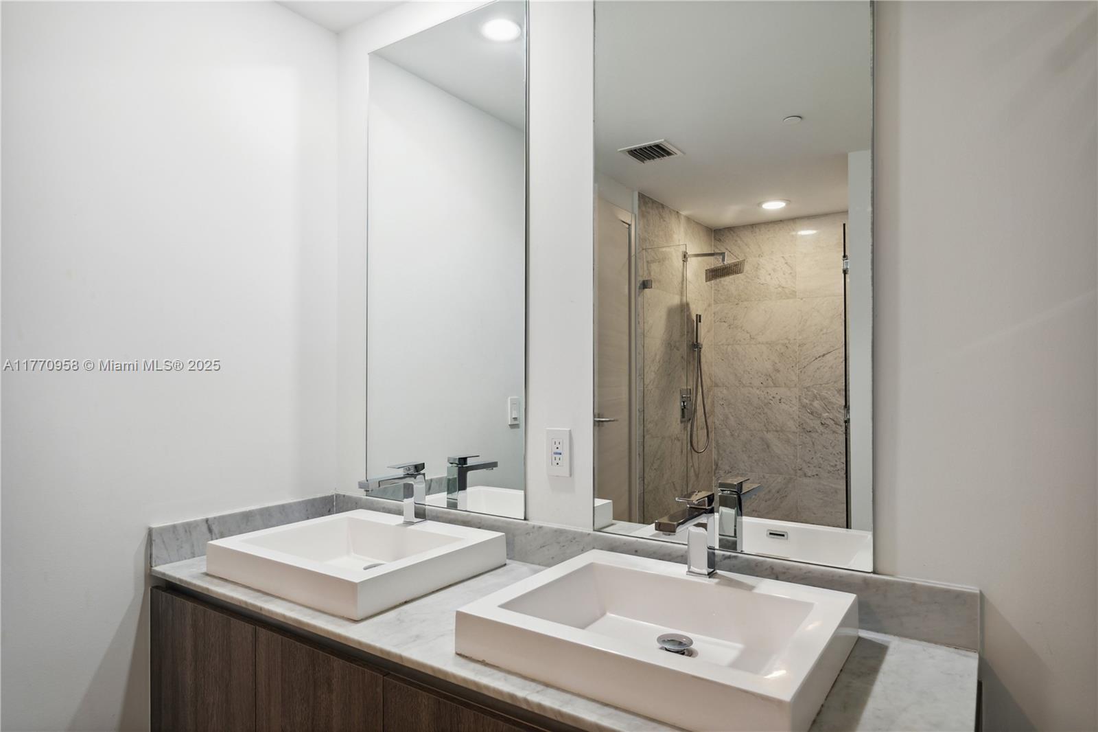 801 S Miami Ave #3207, Miami FL 33130