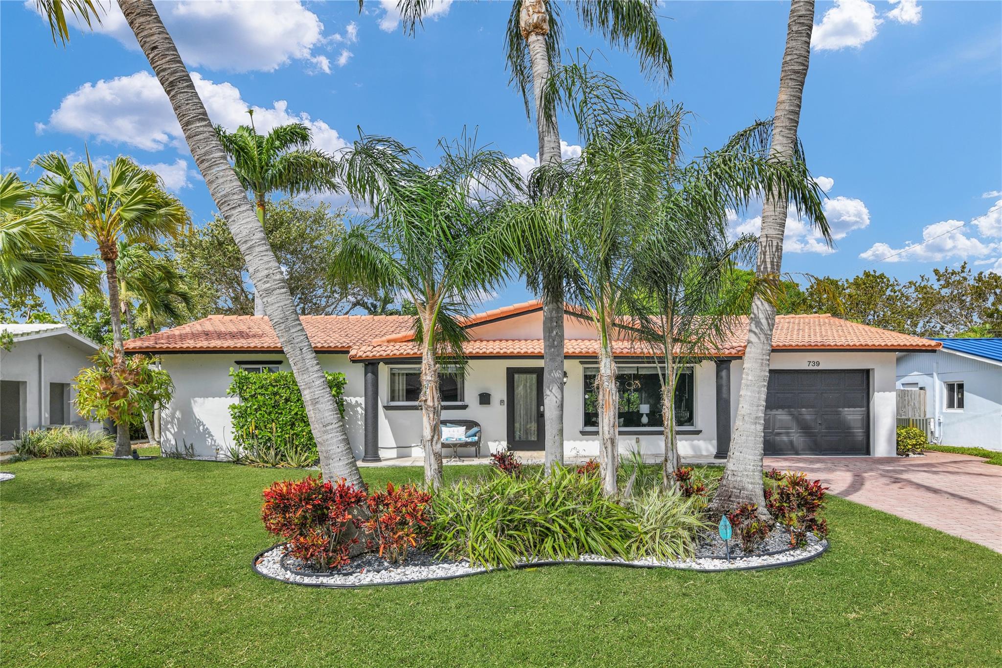 Gorgeous 3 bedroom, 2 bathroom TURN KEY oasis within the paradise that is The Cove. NO HOA. FURNISHED HOME a short walk to the ocean, The Cove is ideal for anyone wanting to venture to the various restaurants and shops nearby such as Cove Brewery, Pilar Coffee, Mora Girls Surf Boutique and the Cove waterfront restaurant. Glistening pool will encourage you to lounge outside in your backyard complete with fantastic, new patio furniture and Gazebo. Separate family rooms in this home give optimal privacy and comfort. Office off of kitchen provides a stunning view of your heated pool and backyard. Fully remodeled and move in ready. You will love living here. Gorgeous 3 bedroom, 2 bathroom TURN KEY oasis within the paradise that is The Cove. NO HOA. FURNISHED HOME a short walk to the ocean, The Cove is ideal for anyone wanting to venture to the various restaurants and shops nearby such as Cove Brewery, Pilar Coffee, Mora Girls Surf Boutique and the Cove waterfront restaurant. Glistening pool will encourage you to lounge outside in your backyard complete with fantastic, new patio furniture and Gazebo. Separate family rooms in this home give optimal privacy and comfort. Office off of kitchen provides a stunning view of your heated pool and backyard. Fully remodeled and move in ready. You will love living here.