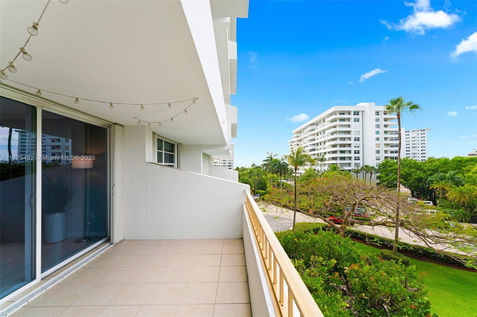 155 Ocean Lane Dr #407, Key Biscayne FL 33149