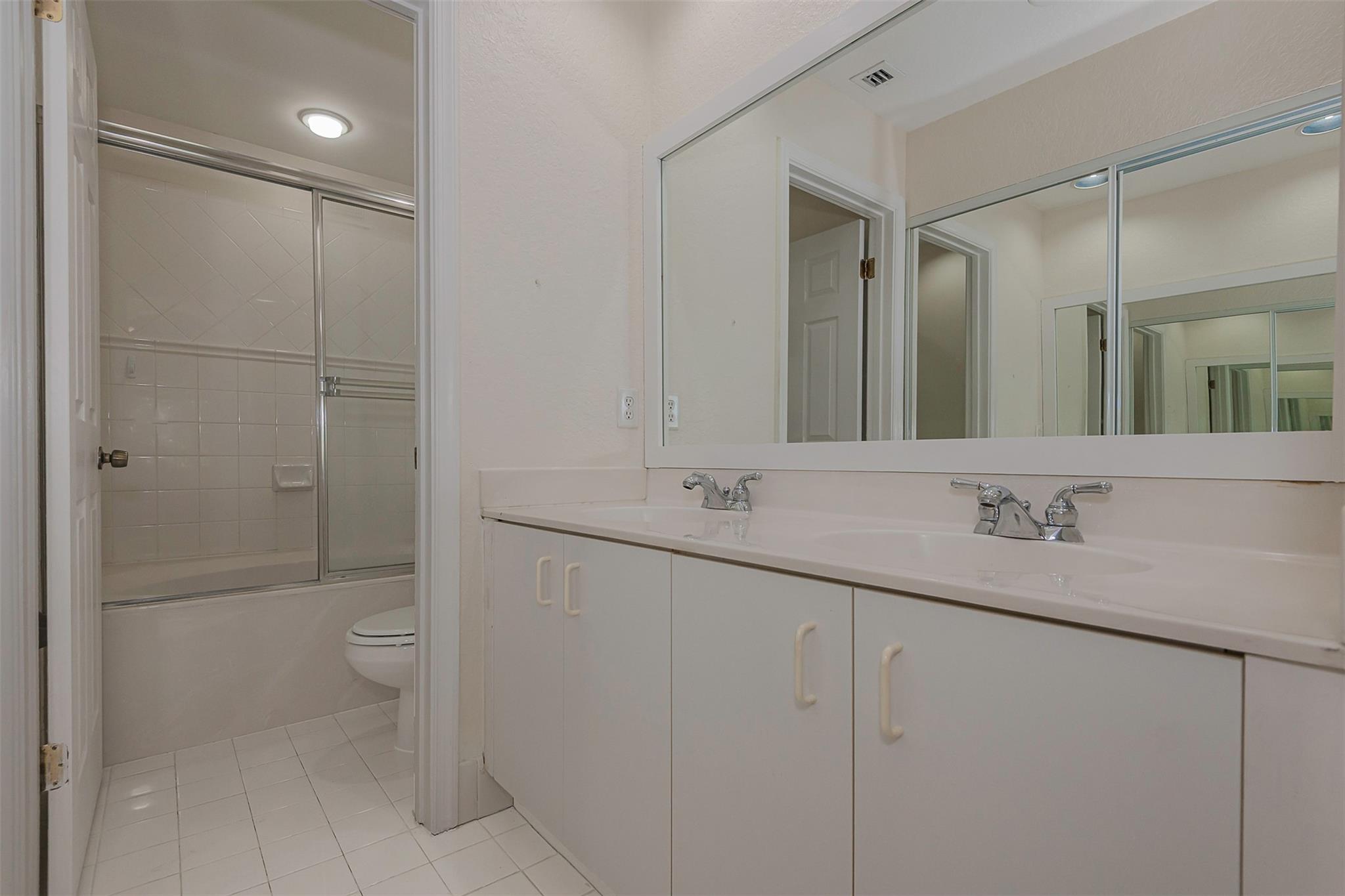 Photo 17 of home located at 18798 SW 28th St 18798, Miramar FL