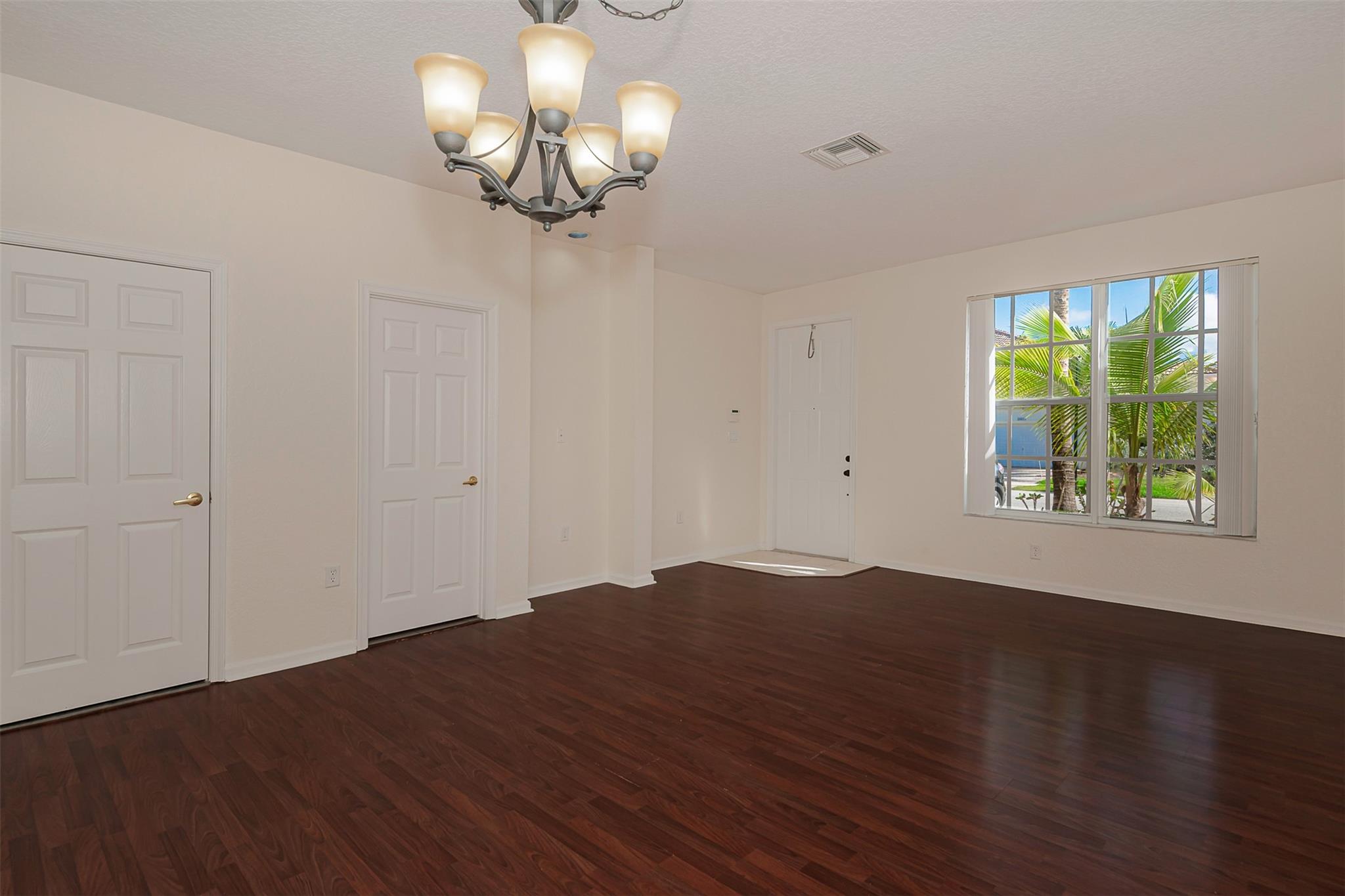 Photo 4 of home located at 18798 SW 28th St 18798, Miramar FL