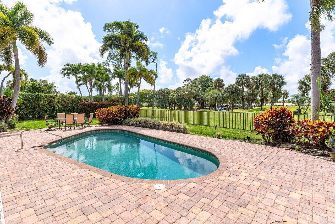 477 Glenbrook Drive