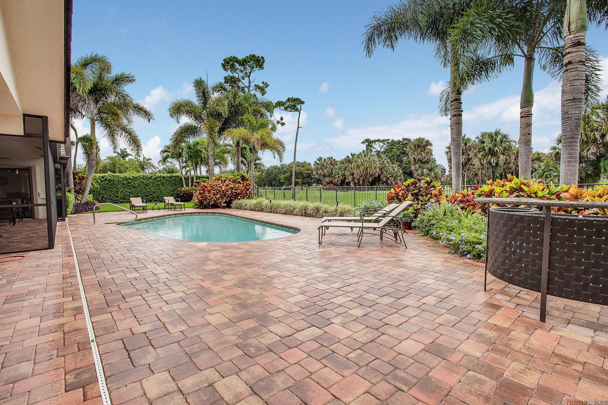 477 Glenbrook Drive