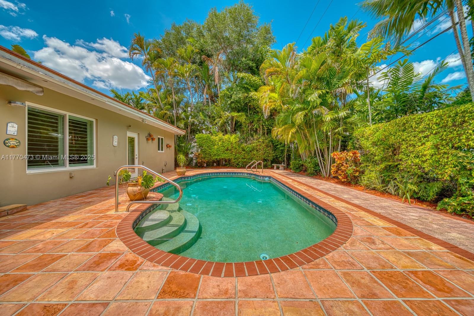 1435 Blue Rd