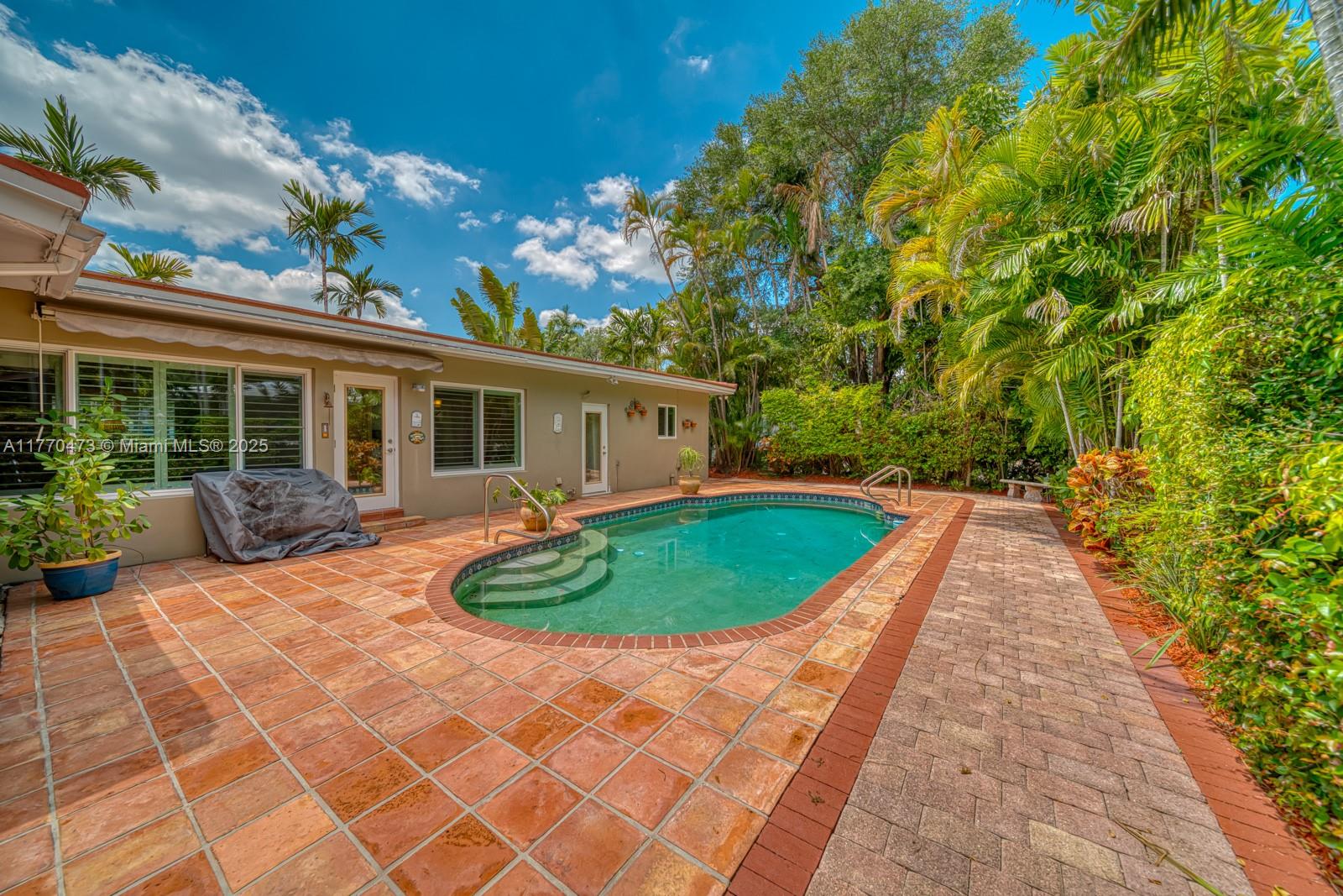1435 Blue Rd