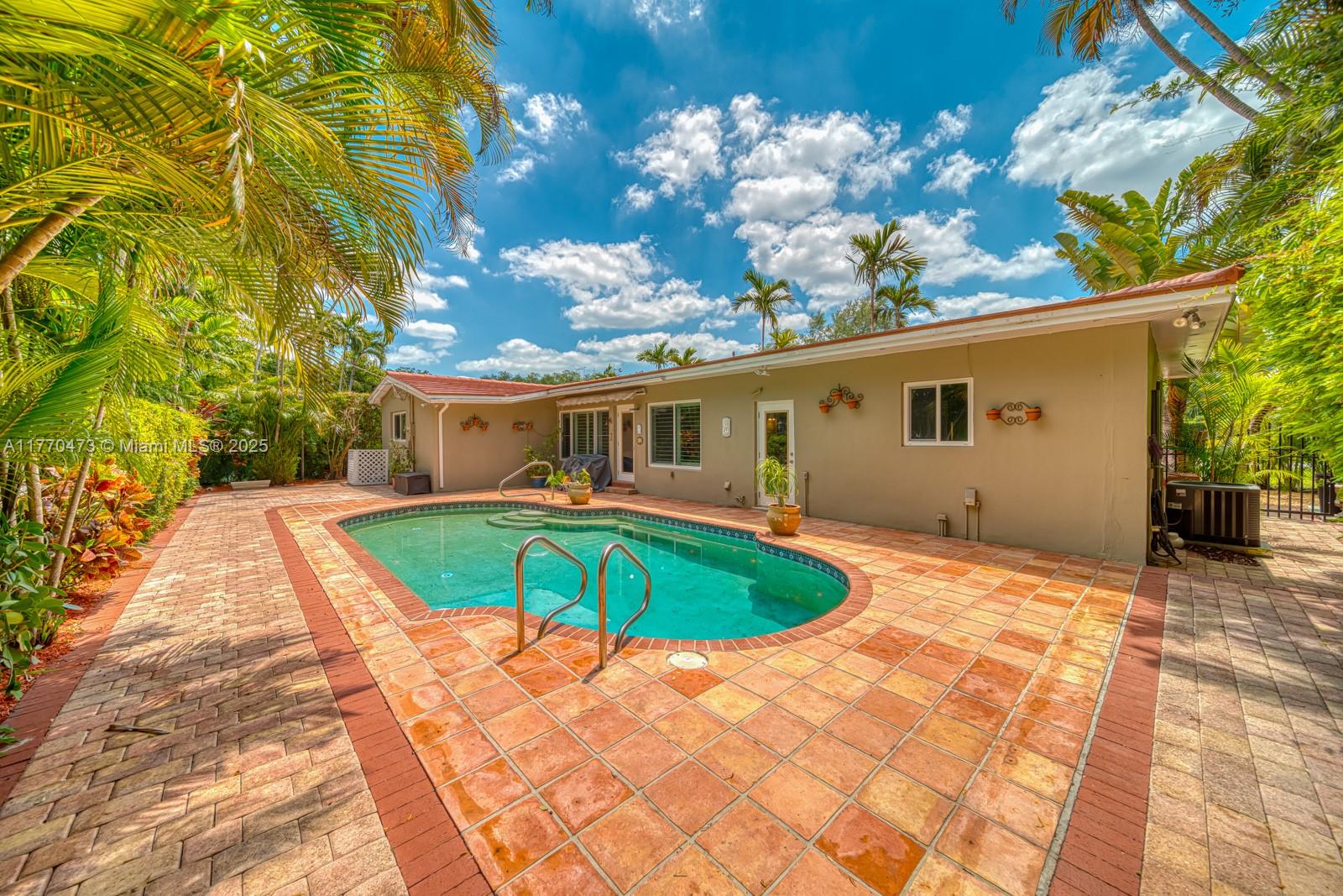 1435 Blue Rd