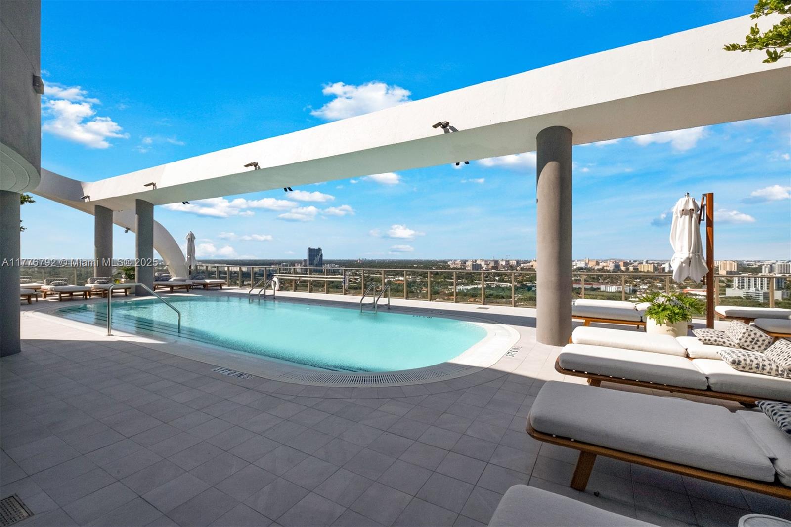 2678 Tigertail #813, Coconut Grove FL 33133