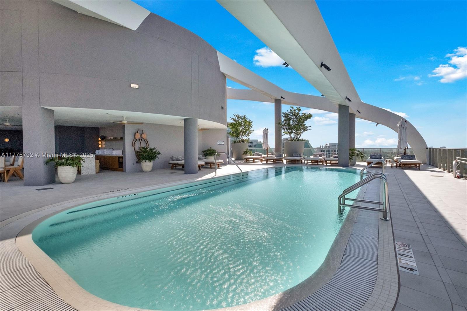 2678 Tigertail #813, Coconut Grove FL 33133