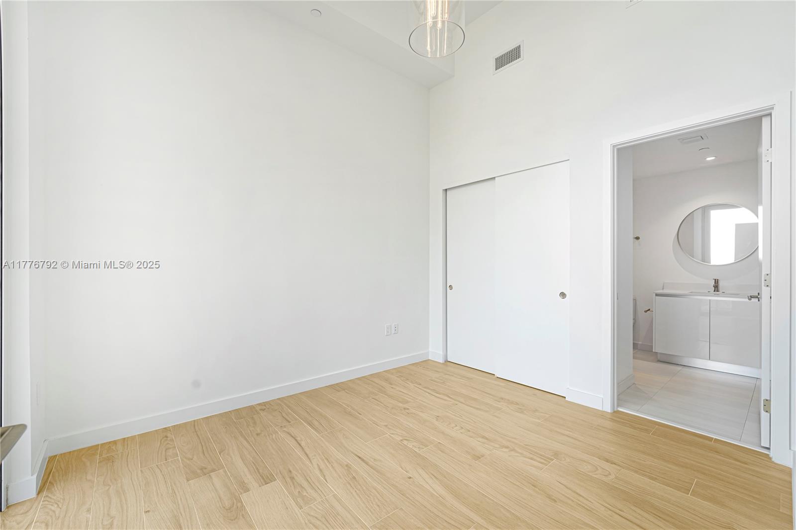 2678 Tigertail #813, Coconut Grove FL 33133