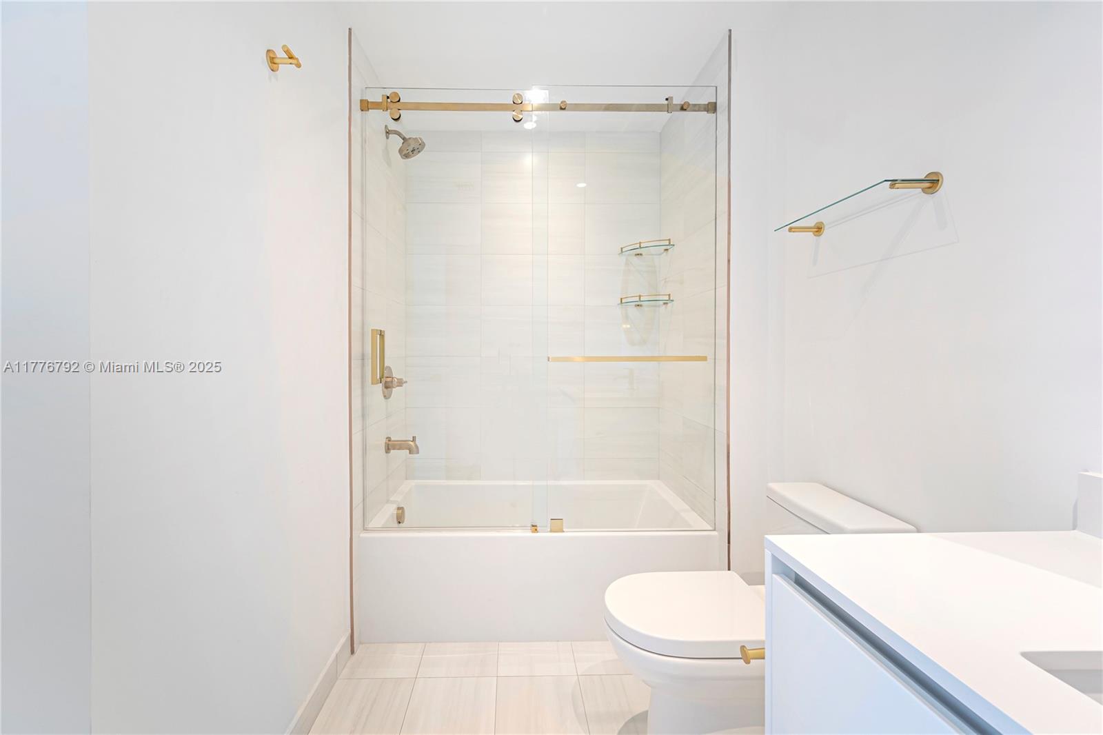 2678 Tigertail #813, Coconut Grove FL 33133