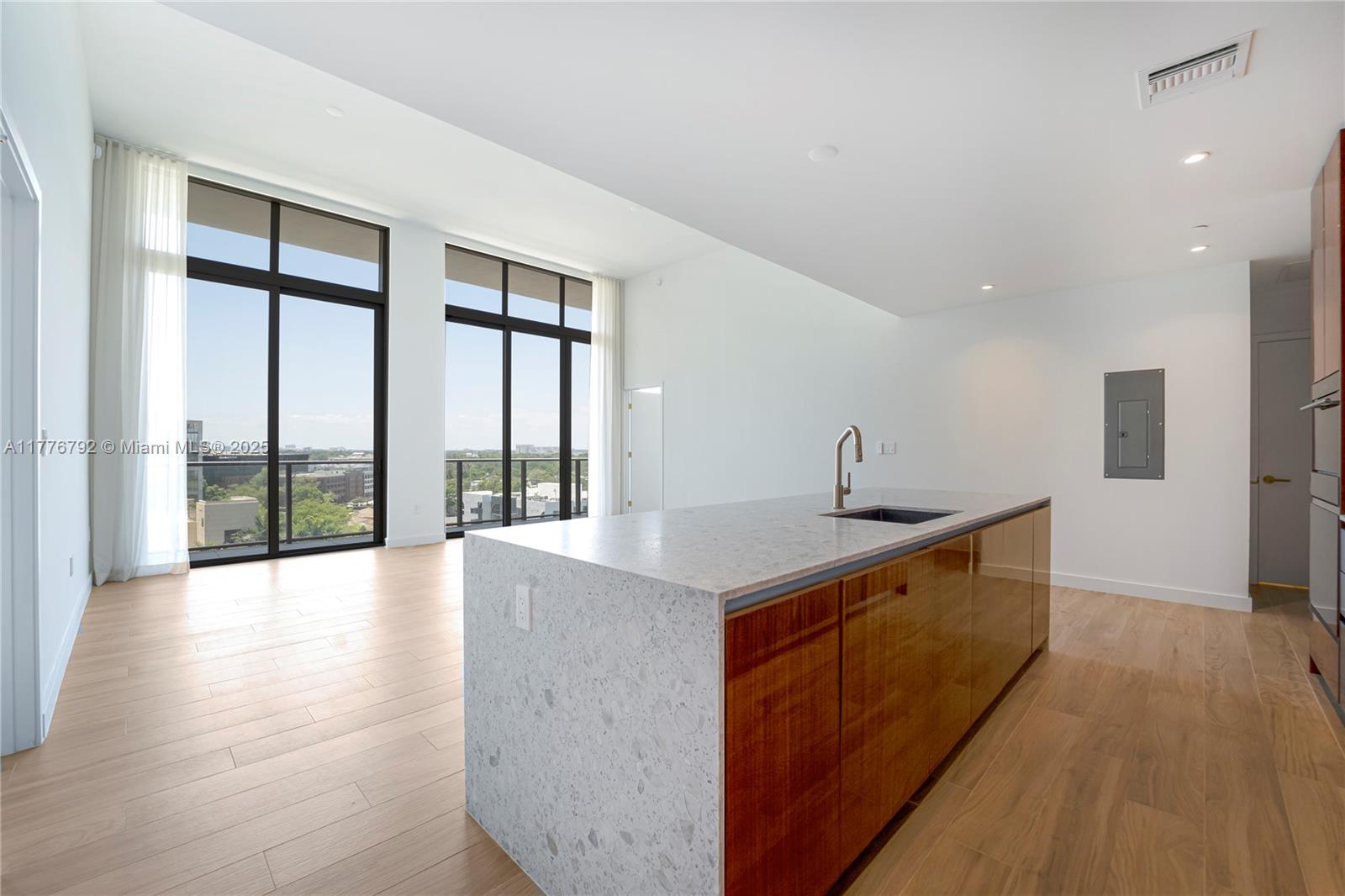 2678 Tigertail #813, Coconut Grove FL 33133
