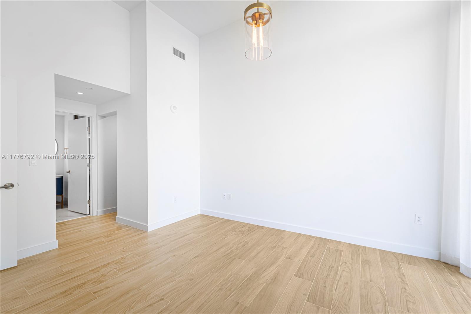 2678 Tigertail #813, Coconut Grove FL 33133