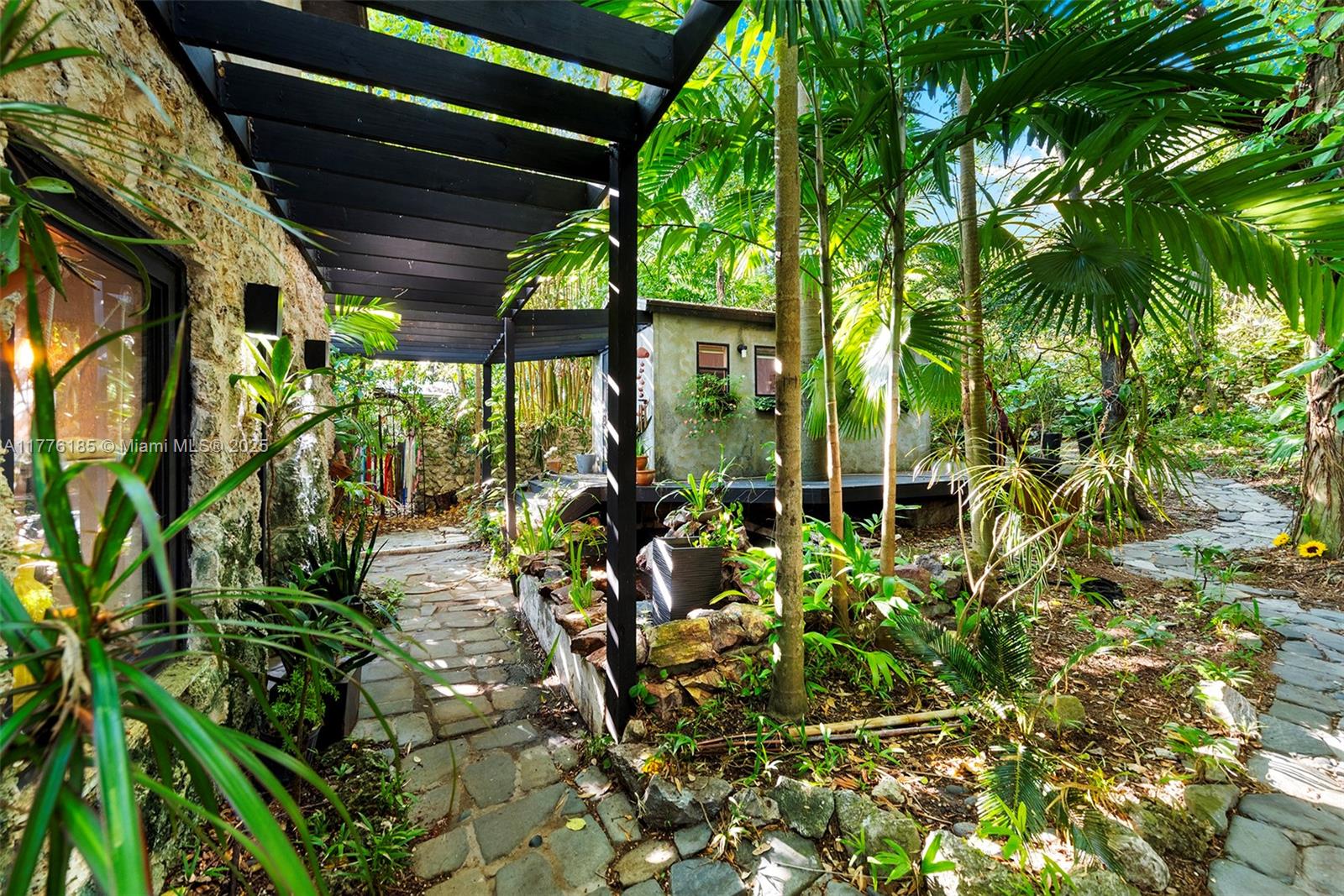 376 NE 85th St, El Portal, Florida image 28