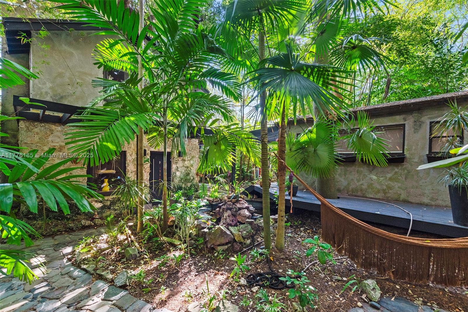 376 NE 85th St, El Portal, Florida image 37