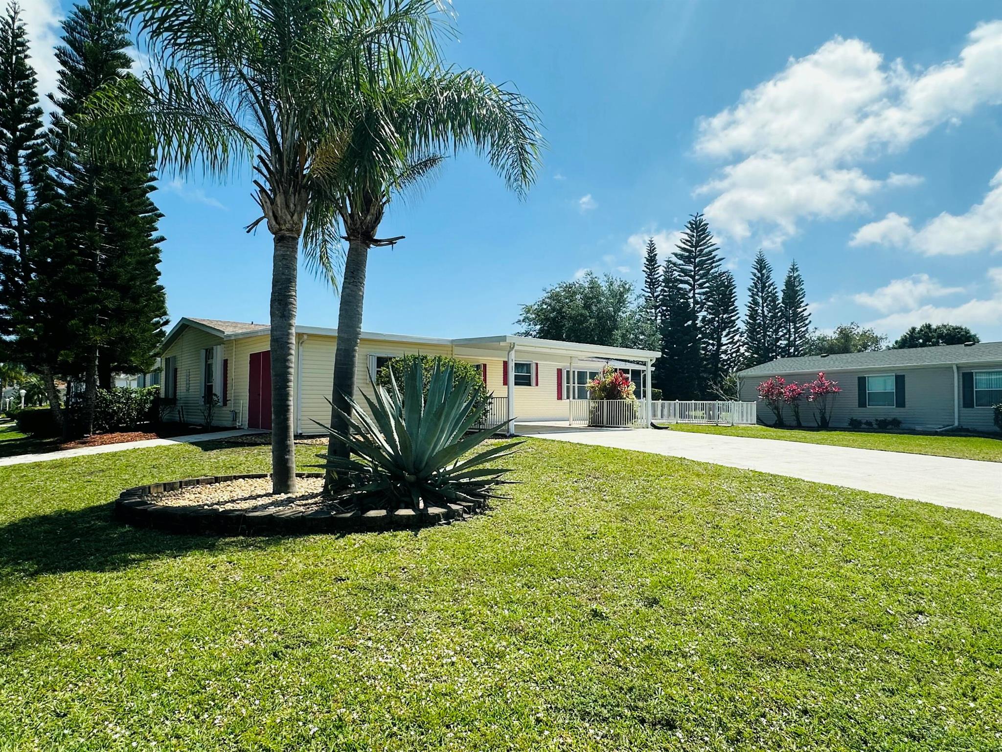 Homes for sale in Port St. Lucie, FL | 8102 9Th Hole Dr, Port St. Lucie, FL 34952 | MLS# R11078227