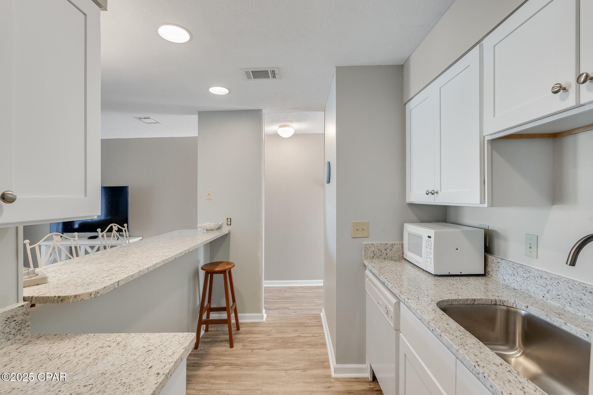 Image 10 For 6205 Thomas Drive 8c