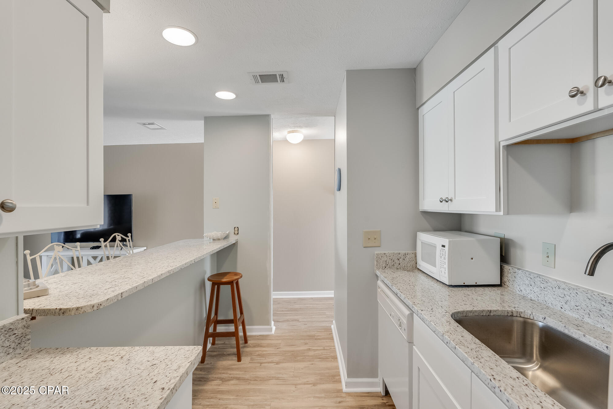 Image 11 For 6205 Thomas Drive 8c