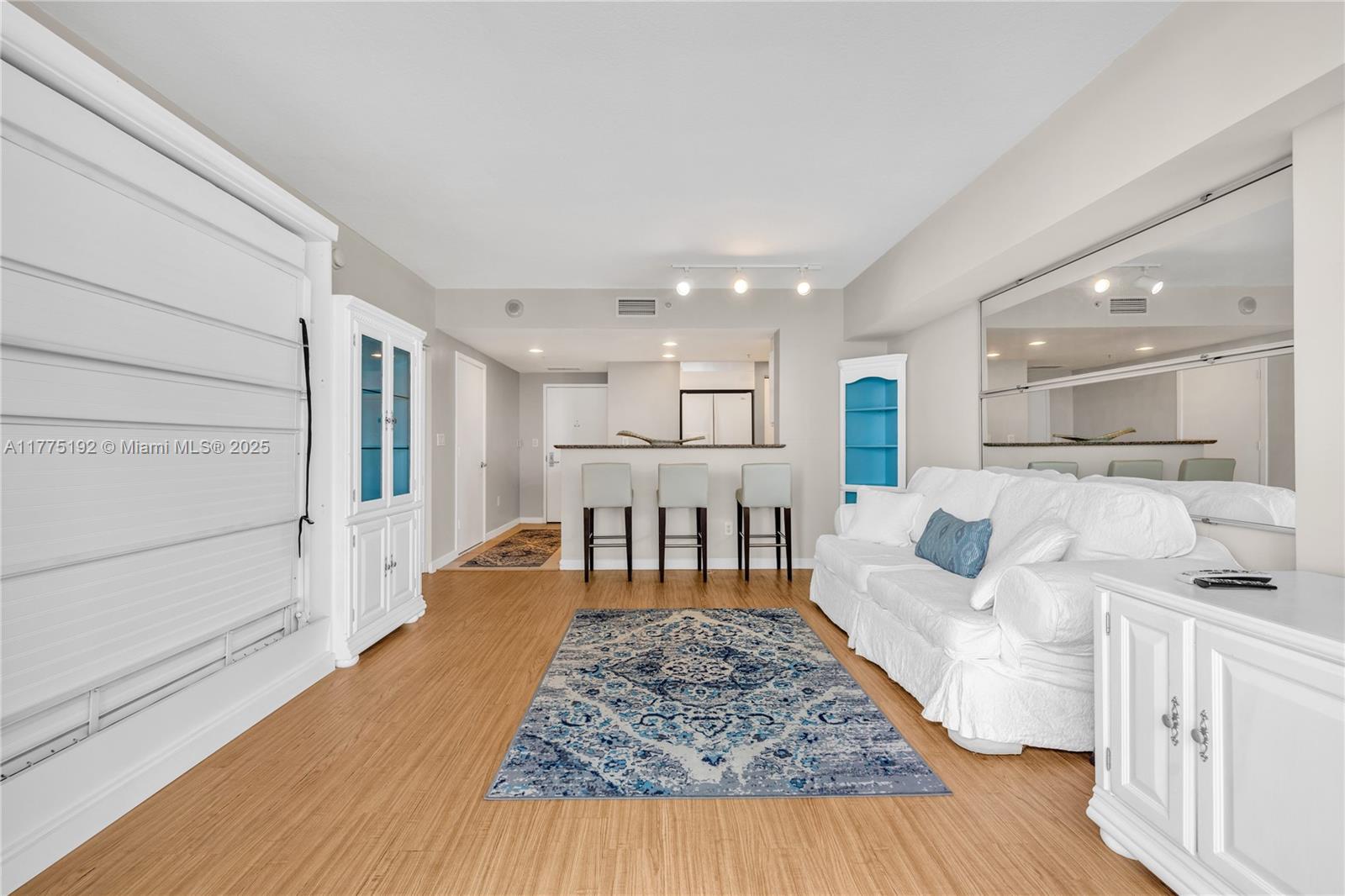 335 S Biscayne Blvd #2706, Miami FL 33131